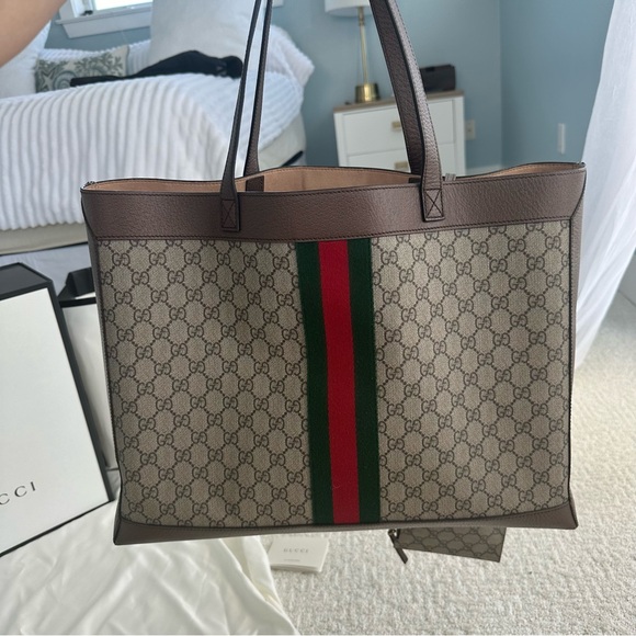 Gucci Ophidia GG tote with pouch! - Picture 7 of 16